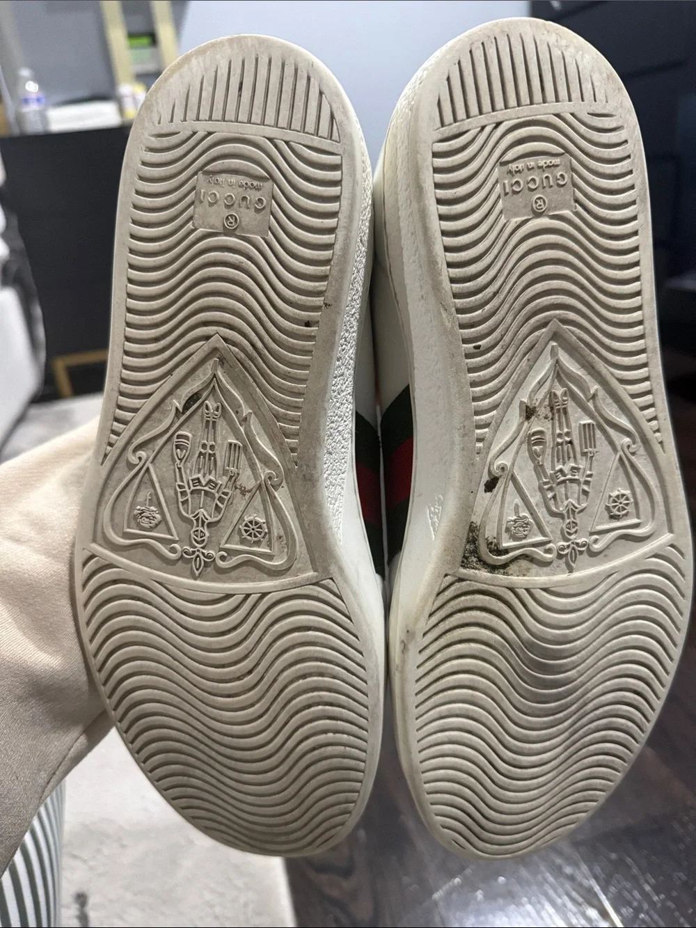 Gucci White Leather Sneakers with Green & Red Web Stripe